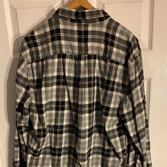Classic Men's Flannel - Picture 2 of 4